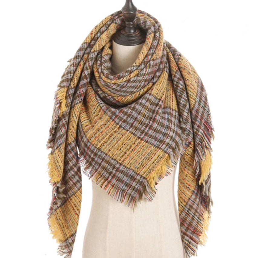 Triangle winter scarf - Yellow