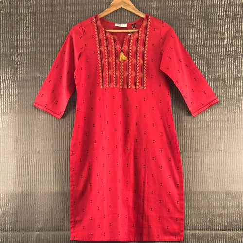 Red Kurti